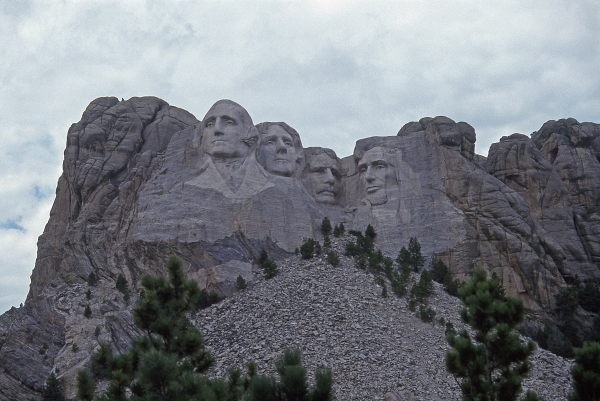 Mount Rushmore South Dakota — sell your mortgage note in South Dakota